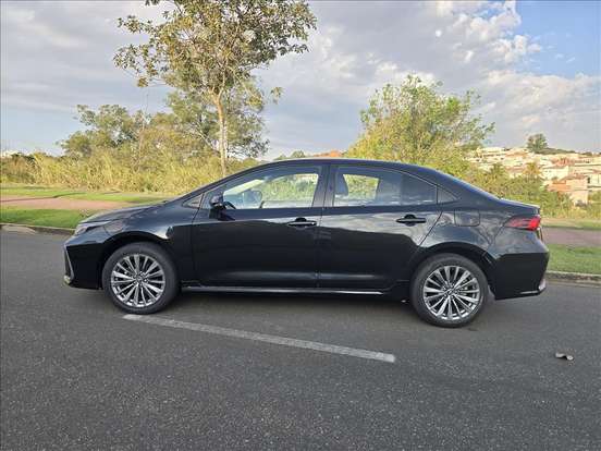 TOYOTA-COROLLA-2024