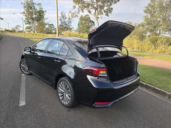 TOYOTA-COROLLA-2024