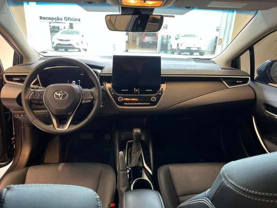 TOYOTA-COROLLA-2025