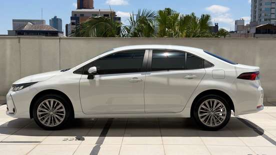 TOYOTA-COROLLA-2025