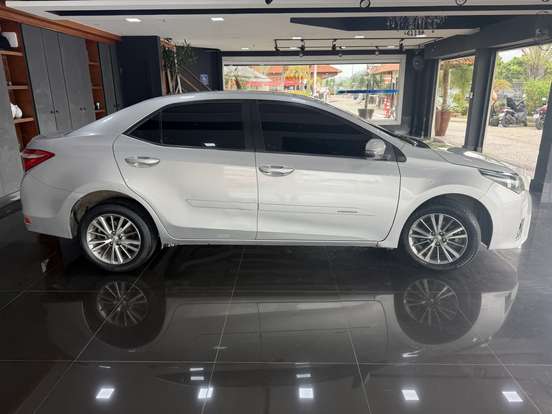 TOYOTA-COROLLA-2014