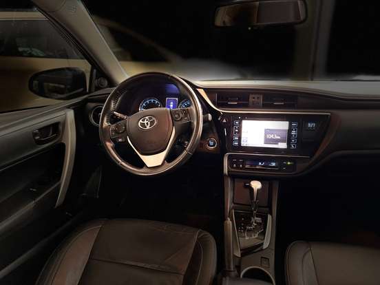 TOYOTA-COROLLA-2017