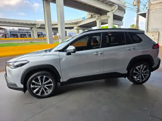 TOYOTA-COROLLA CROSS-2023