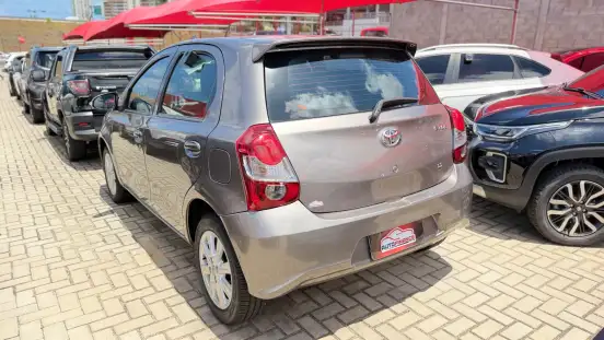 TOYOTA-ETIOS-2020