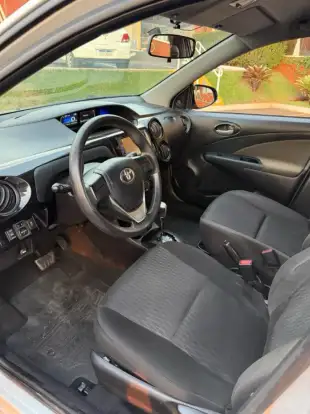 TOYOTA-ETIOS-2019
