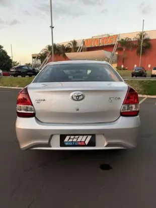 TOYOTA-ETIOS-2019