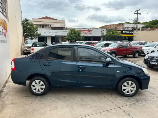 TOYOTA-ETIOS-1.5 X SEDAN 16V FLEX 4P MANUAL TOYOTA-ETIOS-2014