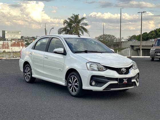 TOYOTA ETIOS 1.5 PLATINUM SEDAN 16V FLEX 4P AUTOMÁTICO