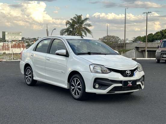 TOYOTA-ETIOS-2017