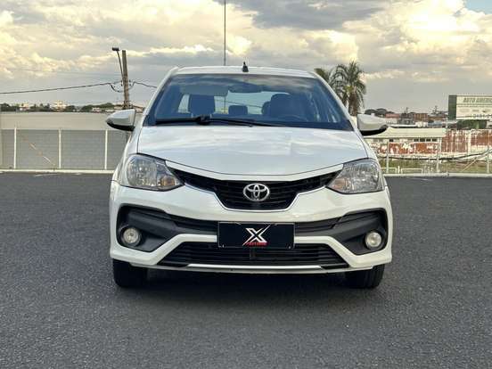 TOYOTA-ETIOS-2017