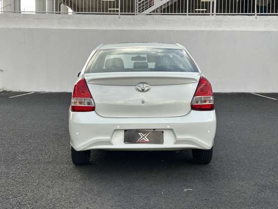 TOYOTA-ETIOS-1.5 PLATINUM SEDAN 16V FLEX 4P AUTOMÁTICO TOYOTA-ETIOS-2017