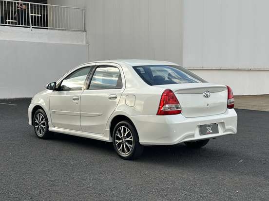 TOYOTA-ETIOS-2017