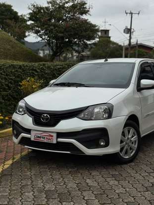 TOYOTA-ETIOS-2018