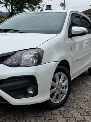 TOYOTA-ETIOS-2018