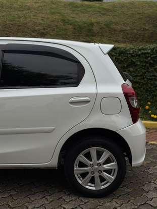 TOYOTA-ETIOS-2018