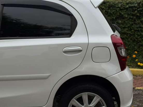TOYOTA-ETIOS-1.5 X PLUS 16V FLEX 4P AUTOMÁTICO TOYOTA-ETIOS-2018