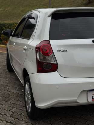 TOYOTA-ETIOS-2018