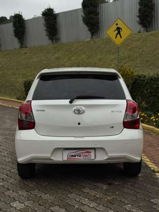 TOYOTA-ETIOS-2018