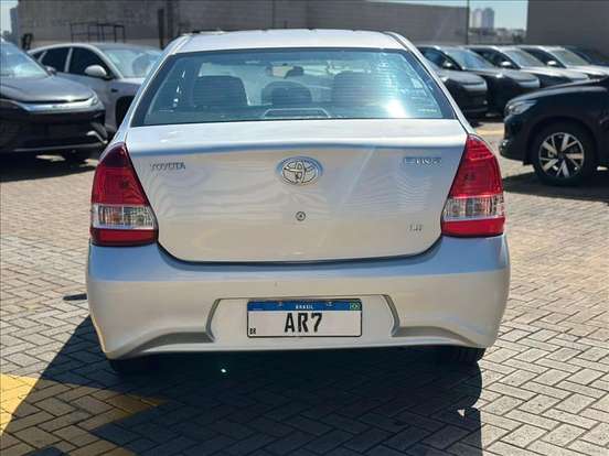 TOYOTA-ETIOS-2019