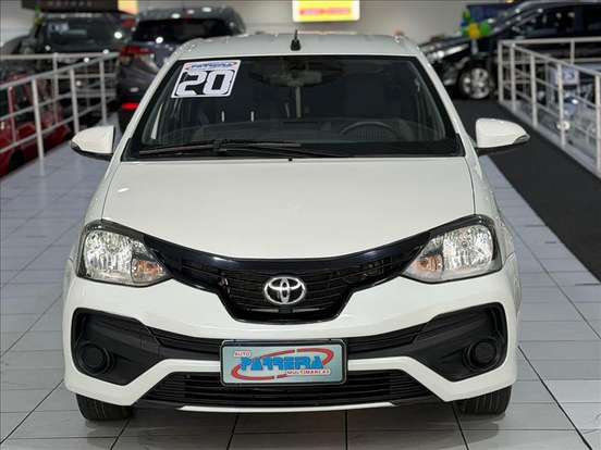 TOYOTA-ETIOS-2019