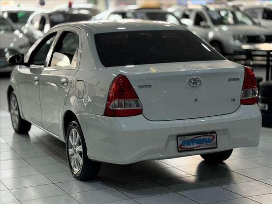 TOYOTA-ETIOS-1.5 X PLUS SEDAN 16V FLEX 4P AUTOMÁTICO TOYOTA-ETIOS-2019