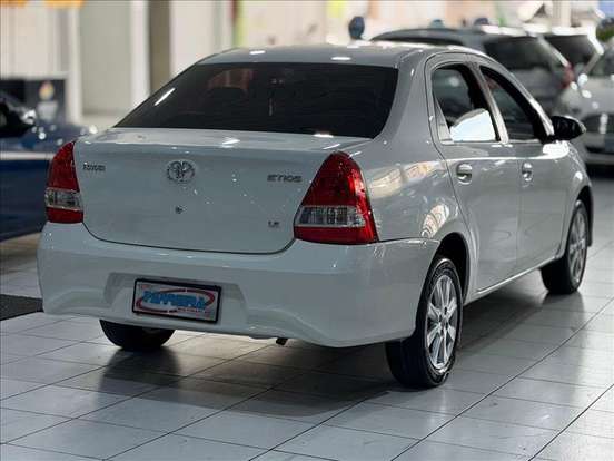 TOYOTA-ETIOS-1.5 X PLUS SEDAN 16V FLEX 4P AUTOMÁTICO TOYOTA-ETIOS-2019