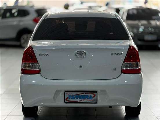 TOYOTA-ETIOS-2019