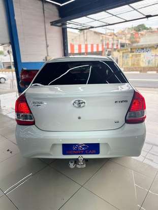 TOYOTA-ETIOS-2018