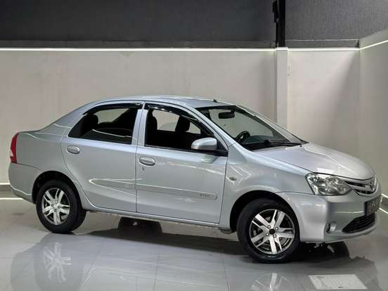 TOYOTA-ETIOS-1.5 X SEDAN 16V FLEX 4P MANUAL TOYOTA-ETIOS-2013