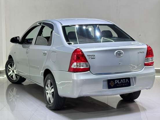 TOYOTA-ETIOS-1.5 X SEDAN 16V FLEX 4P MANUAL TOYOTA-ETIOS-2013