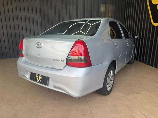 TOYOTA-ETIOS-2018