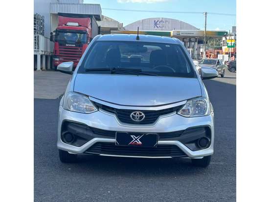 TOYOTA-ETIOS-2017