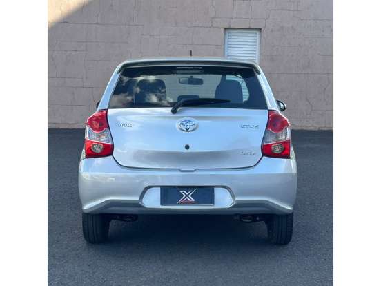 TOYOTA-ETIOS-2017