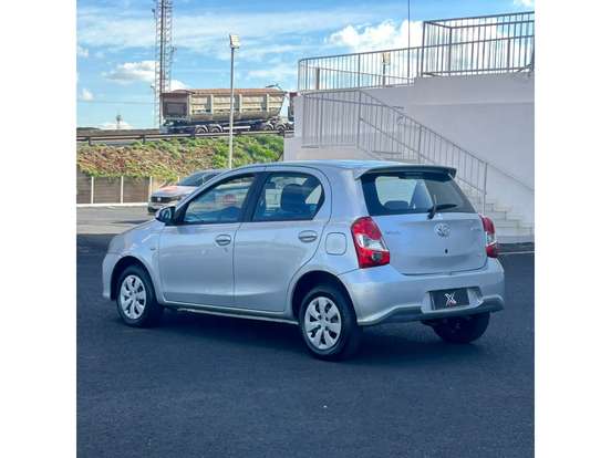 TOYOTA-ETIOS-1.5 XLS 16V FLEX 4P AUTOMÁTICO TOYOTA-ETIOS-2017