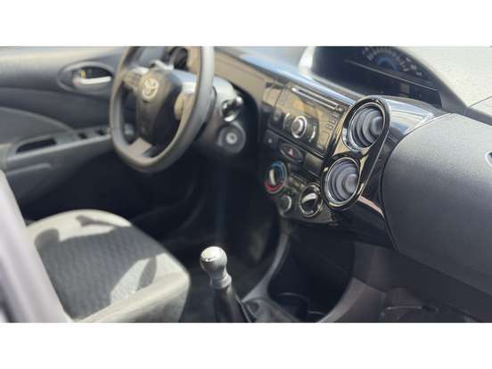 TOYOTA-ETIOS-2014