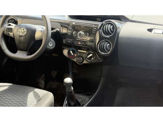 TOYOTA-ETIOS-1.5 XLS 16V FLEX 4P MANUAL TOYOTA-ETIOS-2014