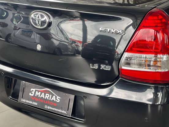 TOYOTA-ETIOS-1.5 XS SEDAN 16V FLEX 4P MANUAL TOYOTA-ETIOS-2013