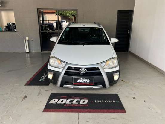 TOYOTA-ETIOS CROSS-2013