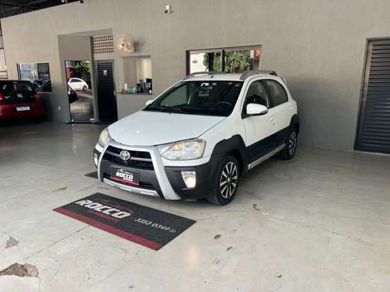 TOYOTA-ETIOS CROSS-1.5 16V FLEX 4P MANUAL TOYOTA-ETIOS CROSS-2013