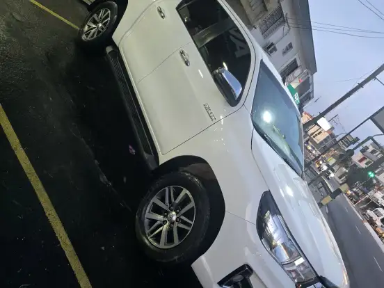 TOYOTA-HILUX-2.7 SRV 4X2 CD 16V FLEX 4P AUTOMÁTICO TOYOTA-HILUX-2019