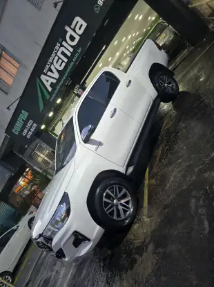 TOYOTA-HILUX-2019