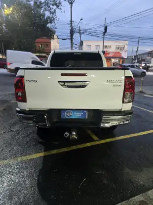 TOYOTA-HILUX-2019