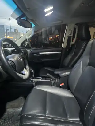 TOYOTA-HILUX-2019