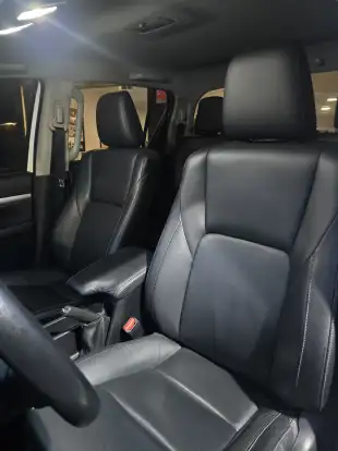 TOYOTA-HILUX-2019