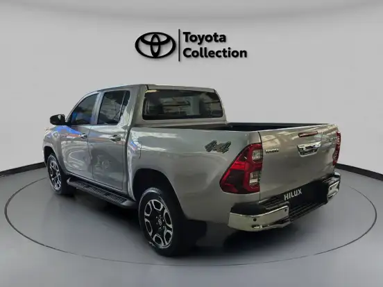 TOYOTA-HILUX-2025