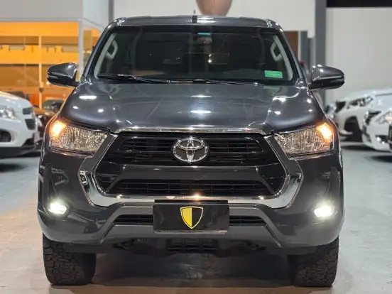 TOYOTA-HILUX-2.8 D-4D TURBO DIESEL CD SRV 4X4 AUTOMÁTICO TOYOTA-HILUX-2020