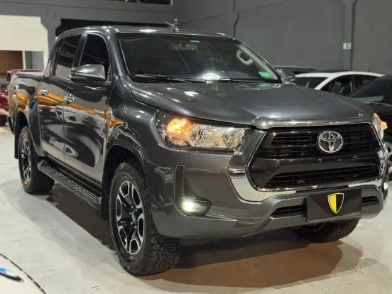 TOYOTA-HILUX-2020