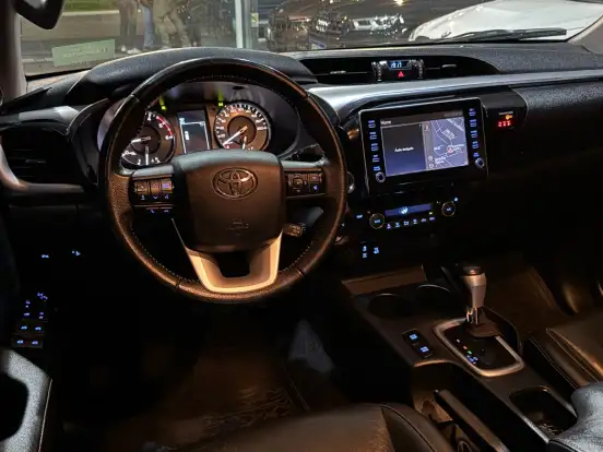 TOYOTA-HILUX-2020