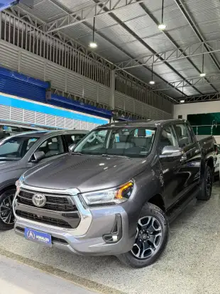 TOYOTA-HILUX-2022