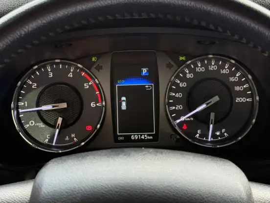TOYOTA-HILUX-2.8 D-4D TURBO DIESEL CD SRX 4X4 AUTOMÁTICO TOYOTA-HILUX-2022